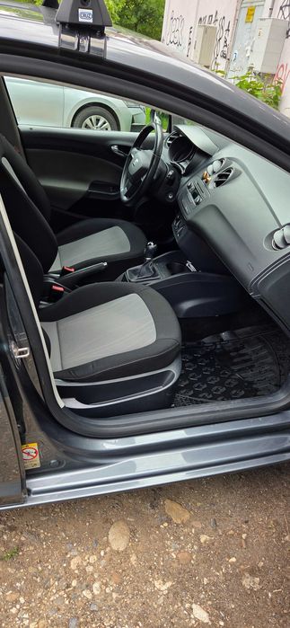 Лек автомобил Seat Ibiza 1.4 i