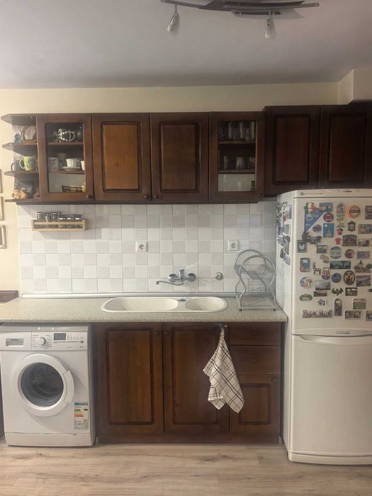 Мебели от масив дъб почти нови, без забележка!