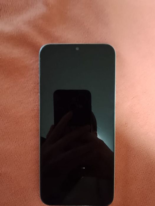 Продам телефон,пользовались месяц