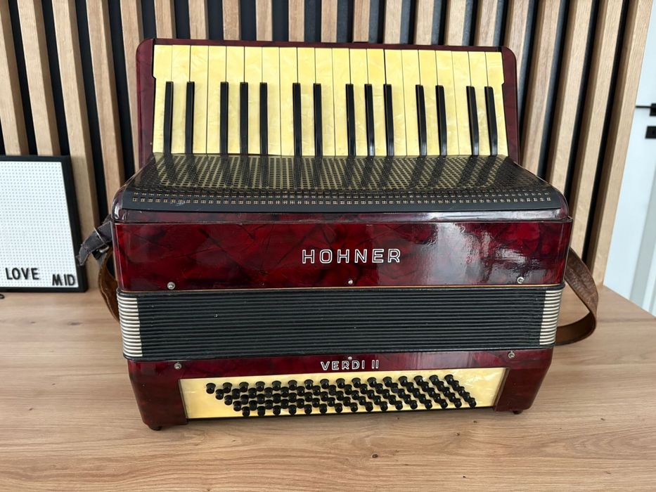 Acordeon Hohner Verdi 2 cu 80 de basi in sita