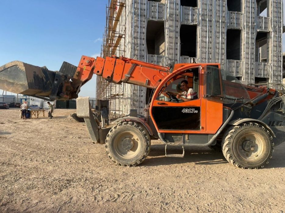 Продается телескопический погрузчик JLG4017OH 4 тонна