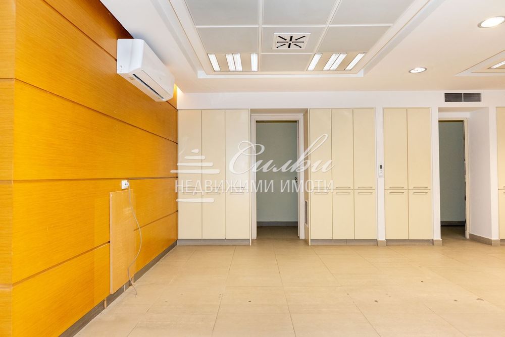 Продава се МАГАЗИН в централната част на града