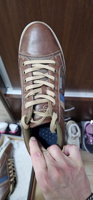 Vând pantofi sport Memphis nr44