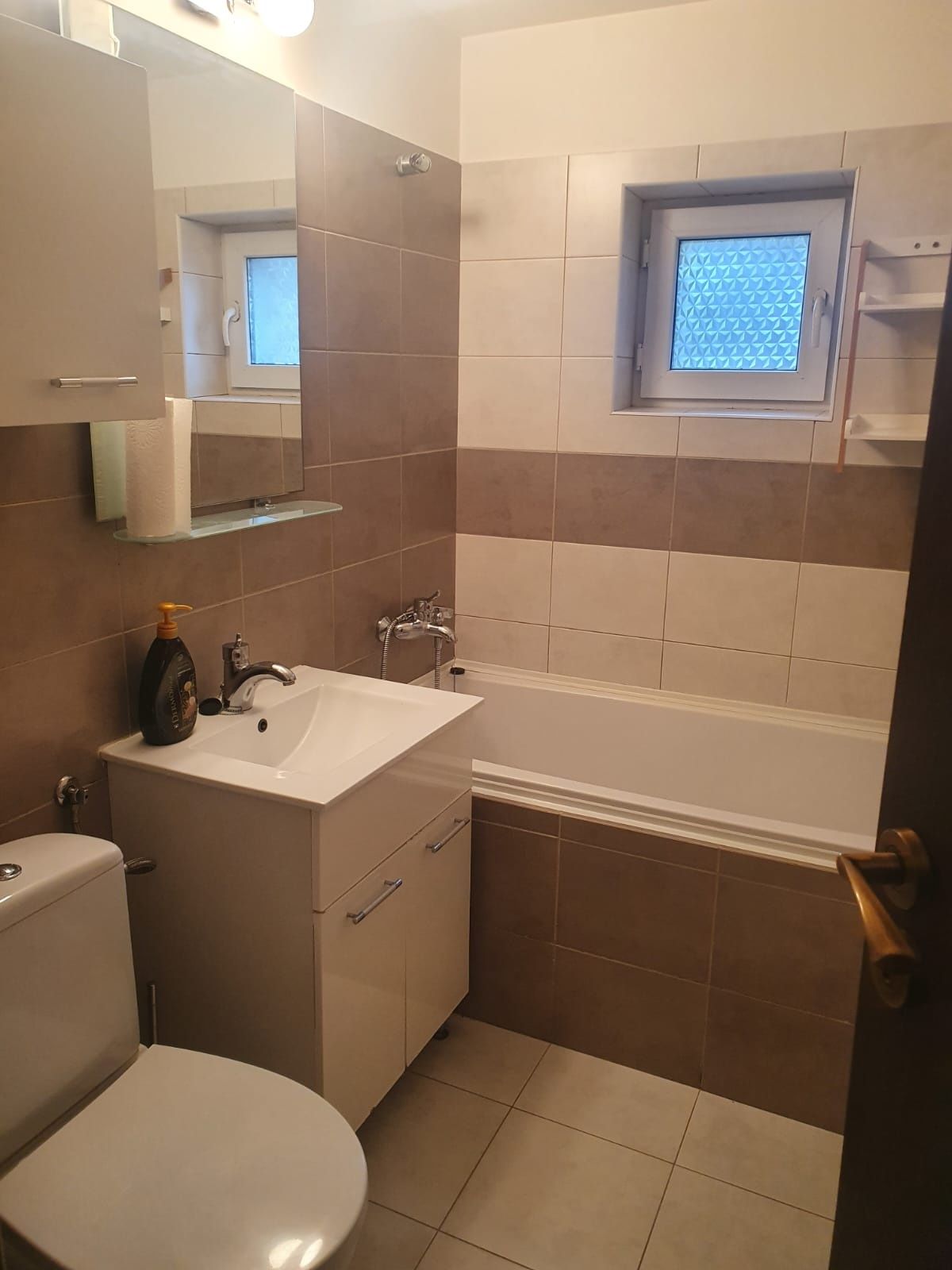 Dau în chirie apartament 2 camere