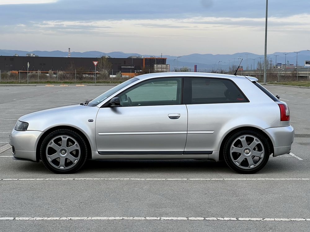 Audi S3 8l face.