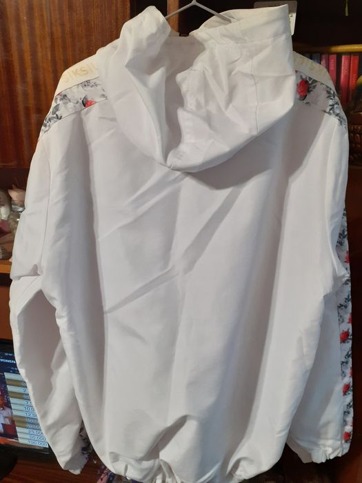 Ветровка много красива