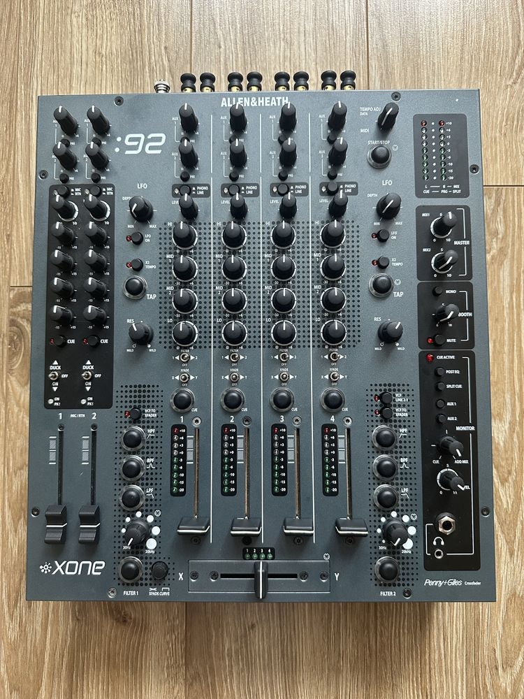 Mixer Dj Allen Heath Xone 92 ( nu pioneer , ecler )