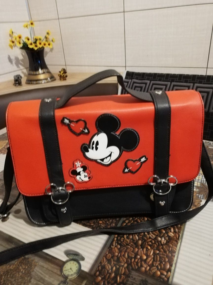 Vând poșetă (geantă) Mickey Mouse