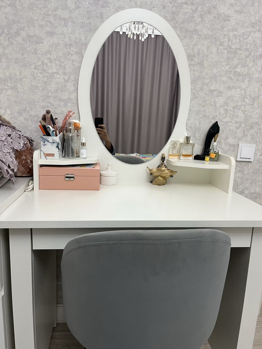 Туалетный столик трюмо дамский столик с зеркалом