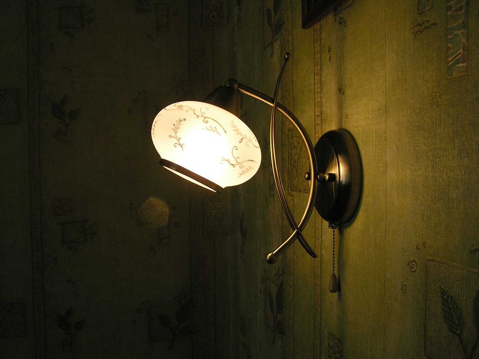 Настенный светильник (бра)