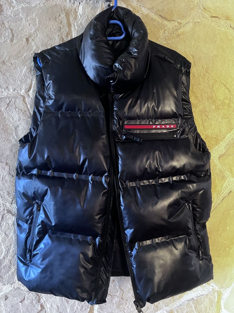 Vesta Prada neagra