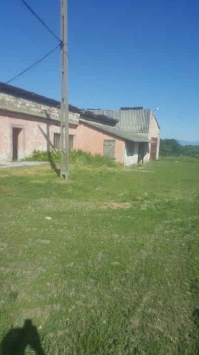 Vând proprietate .