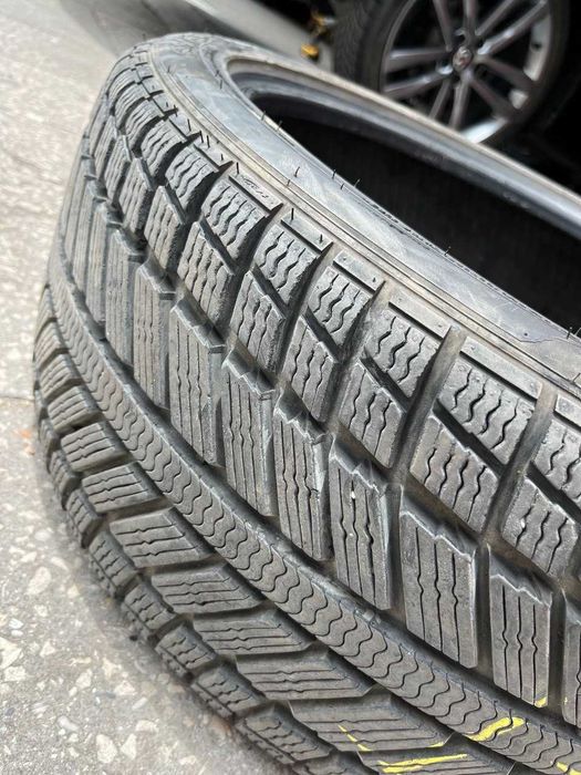 Всесезонни гуми Continental Pro Contact 235 40 19 - 4бр.