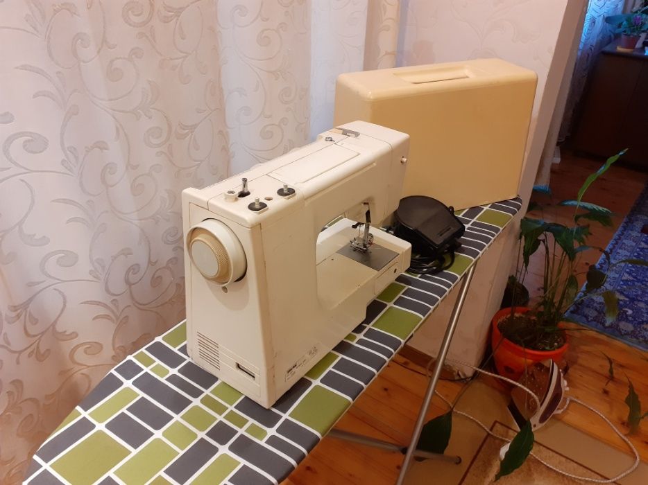 Продавам Шевна Машина PFAFF hobby 420