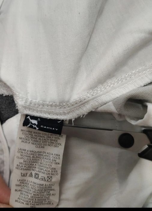 Pantaloni scurți Oakley mărimea 34 slimfit