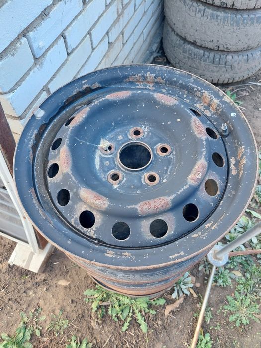 Продам диски на тойота корола