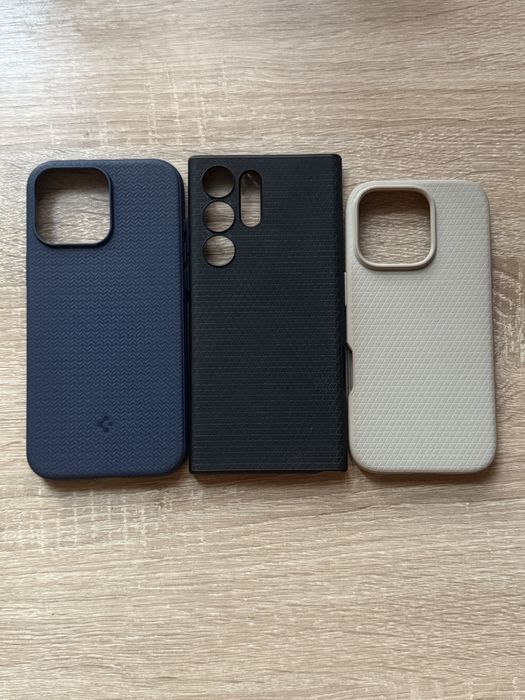 Spigen Чехлы на Iphone / Samsung