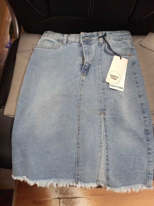 Vand 2 fuste blugii dama !