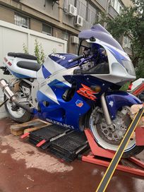 Suzuki GSXR SRAD 600