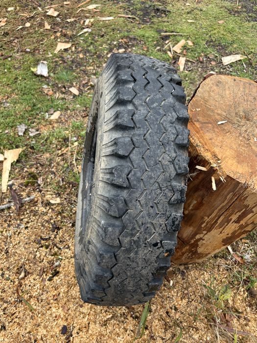 Гуми за УАЗ в много добро състояние