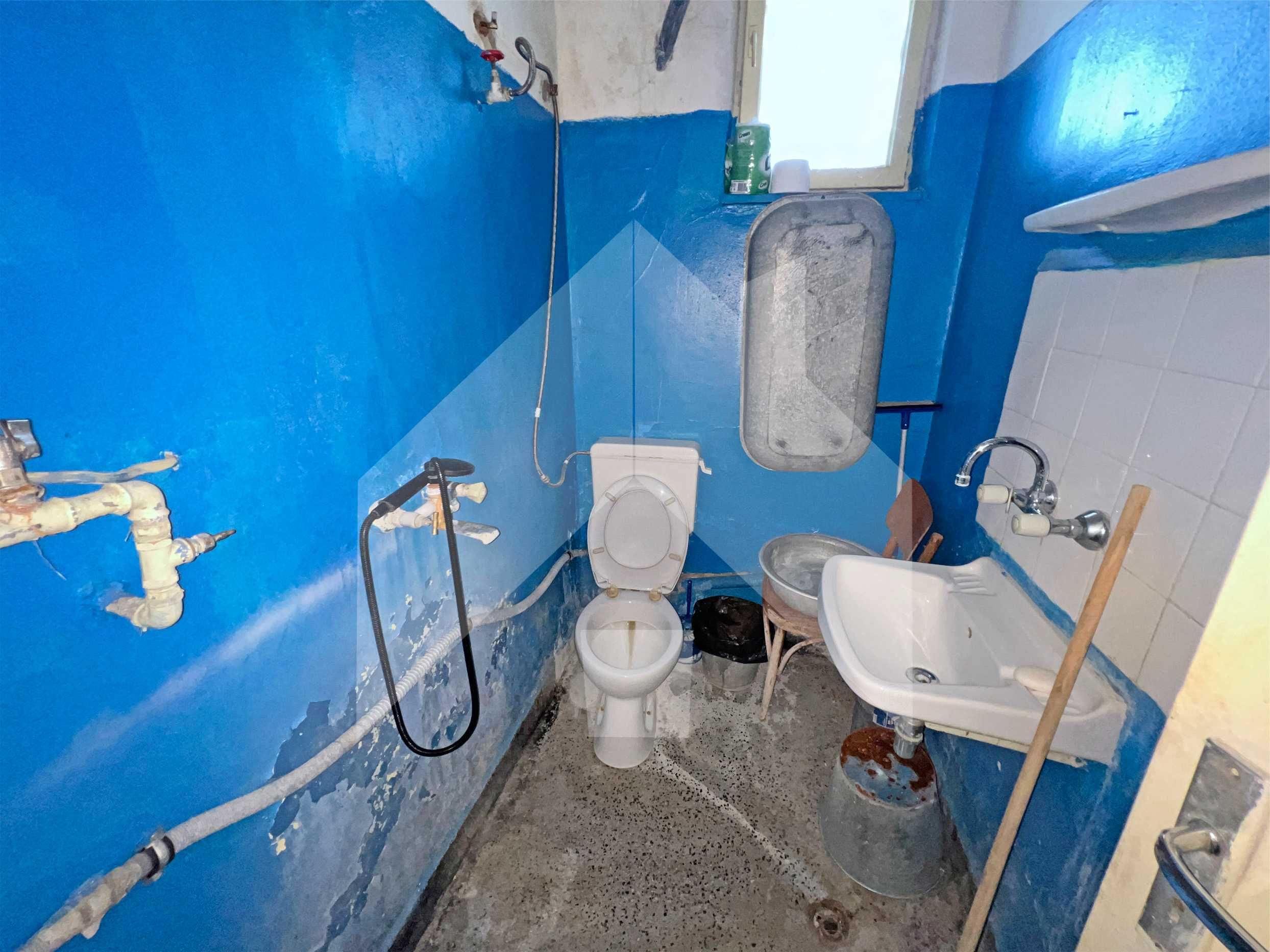 Продава се апартамент (2+1) в гр. Каспичан. Среден етаж! Тухла