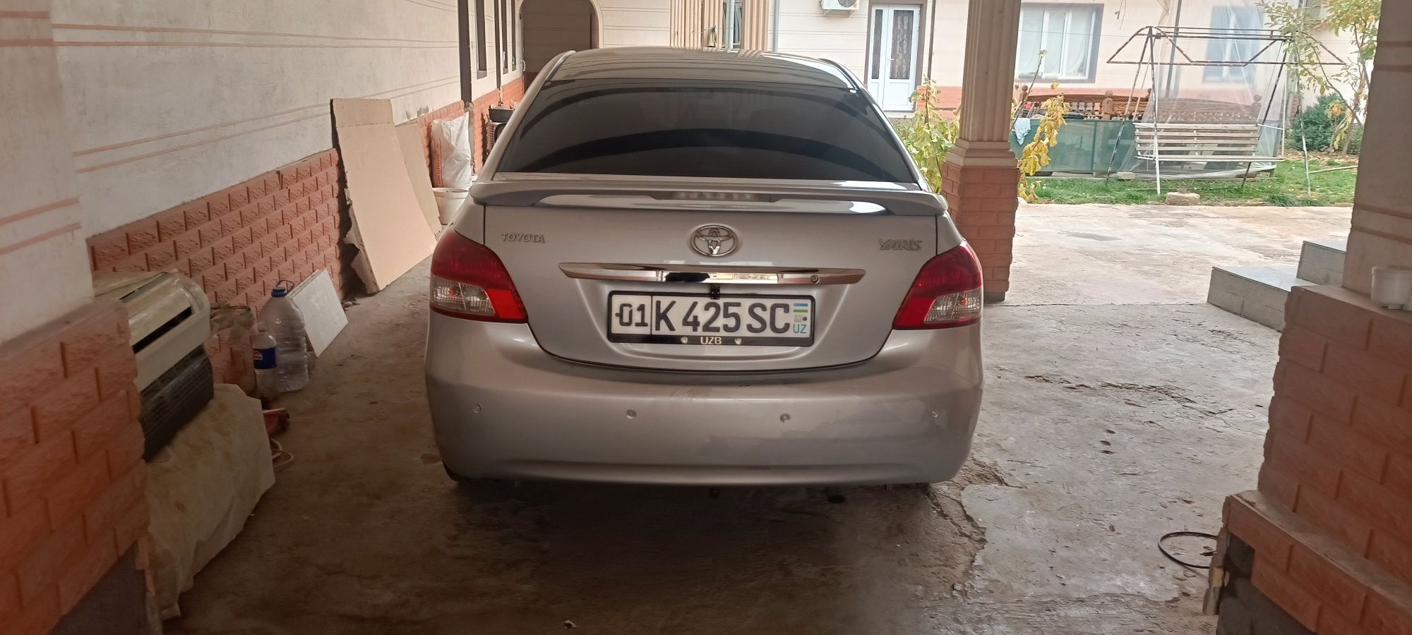 Tayota yaris        .