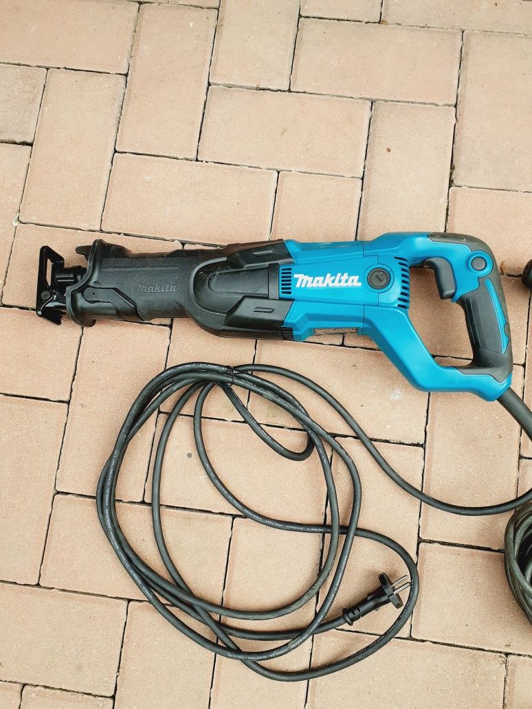 Fierastrau sabie makita jr3061t si milwaukee pfh 26t