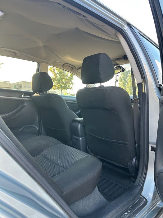 Vând / Schimb Toyota Avensis T25