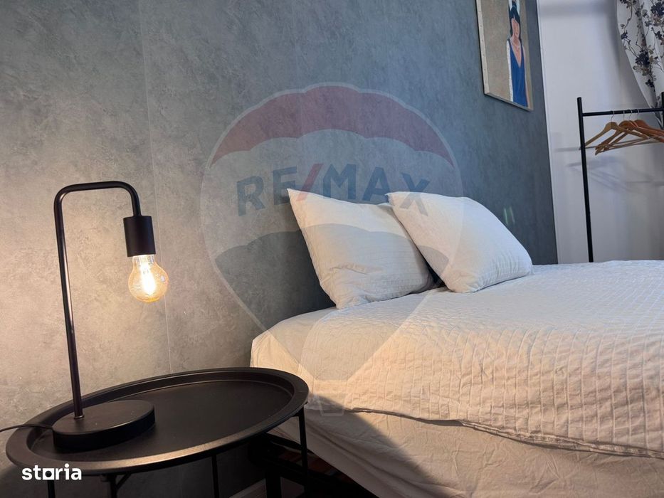 De inchiriat -Studio dublu in cladire interbelica - ultracentral