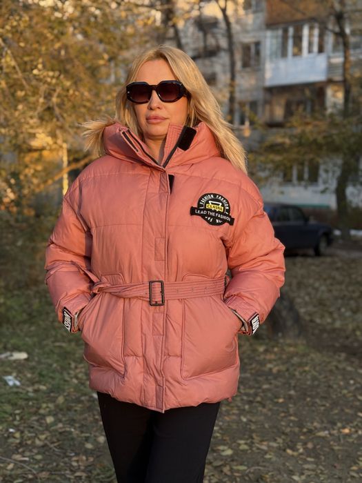 Зимняя куртка с капюшоном