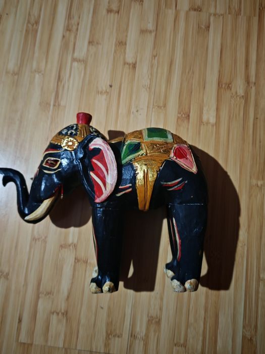 Elefant decor lemn
