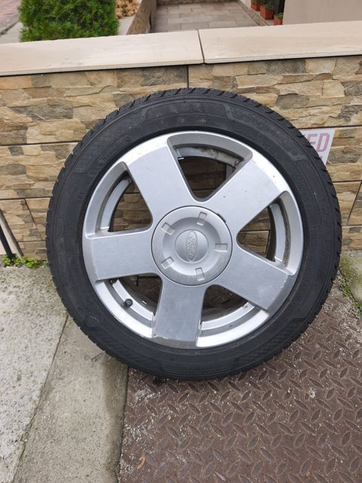 Cauciucuri iarna ( M+S ) plus jante aliaj R15 Ford Fiesta