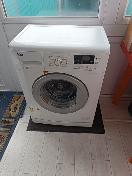 Продам стиральную машину на запчасти