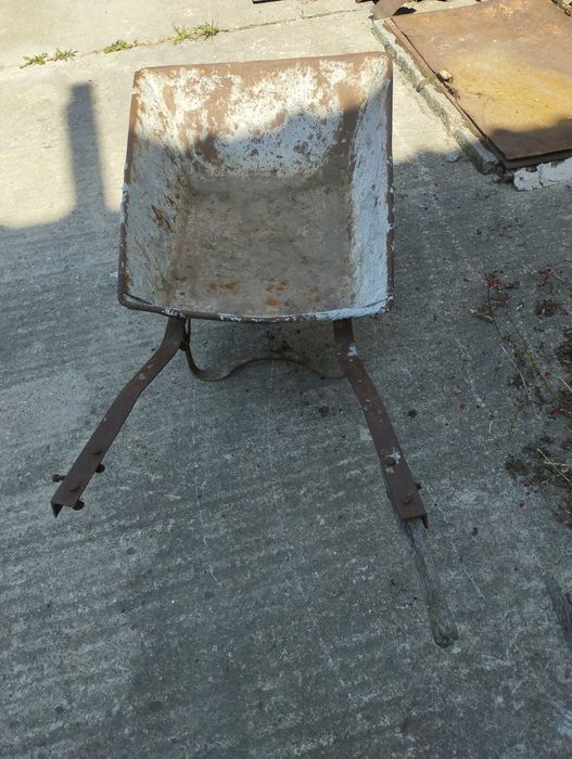 Ръчна строителна ( градинска  } количка