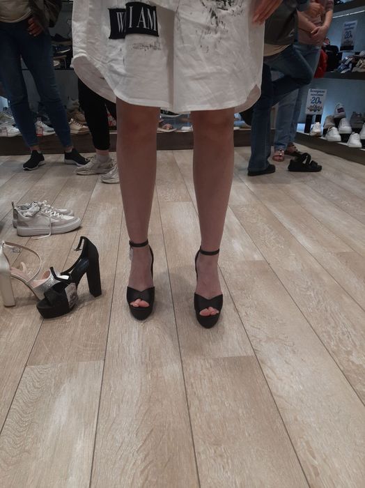 Продавам дамски обувки