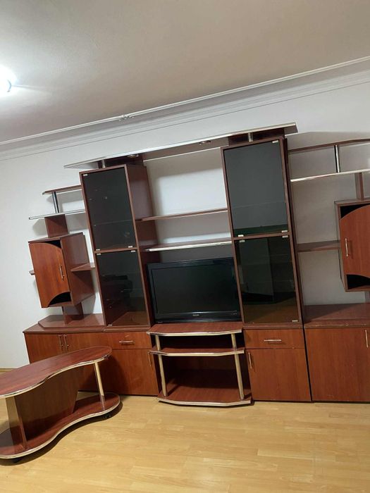 Mobilă de sufragerie mare