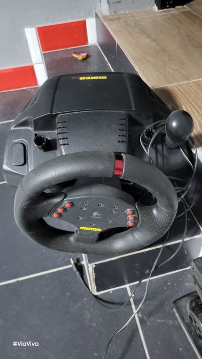 Volan Logitech Momo Racing Force