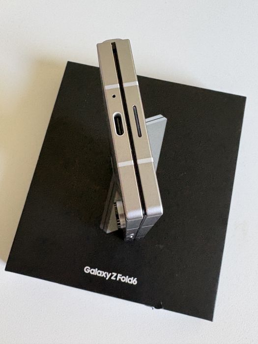 Samsung Galaxy Z Fold 6 512Gb Silver Shadow impecabil