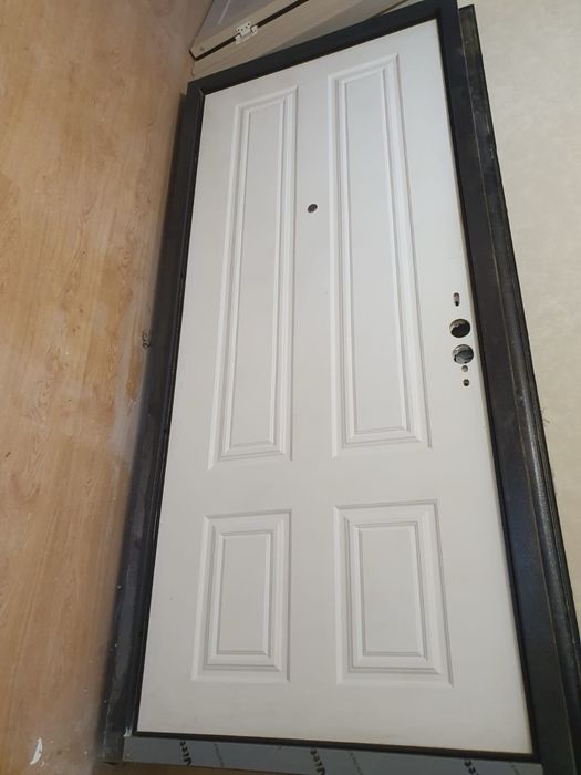 Входная дверь новая