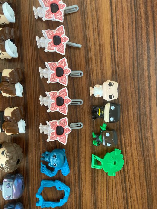 Фигурки из kinder joy stranger things