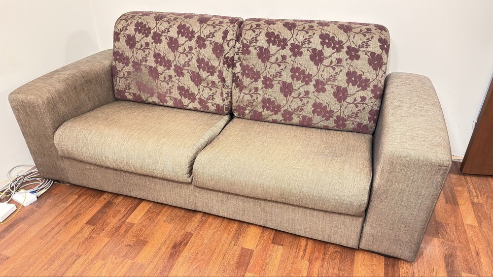 Canapea 3 locuri cu extensie solidǎ pentru uz zilnic +  2 fotolii