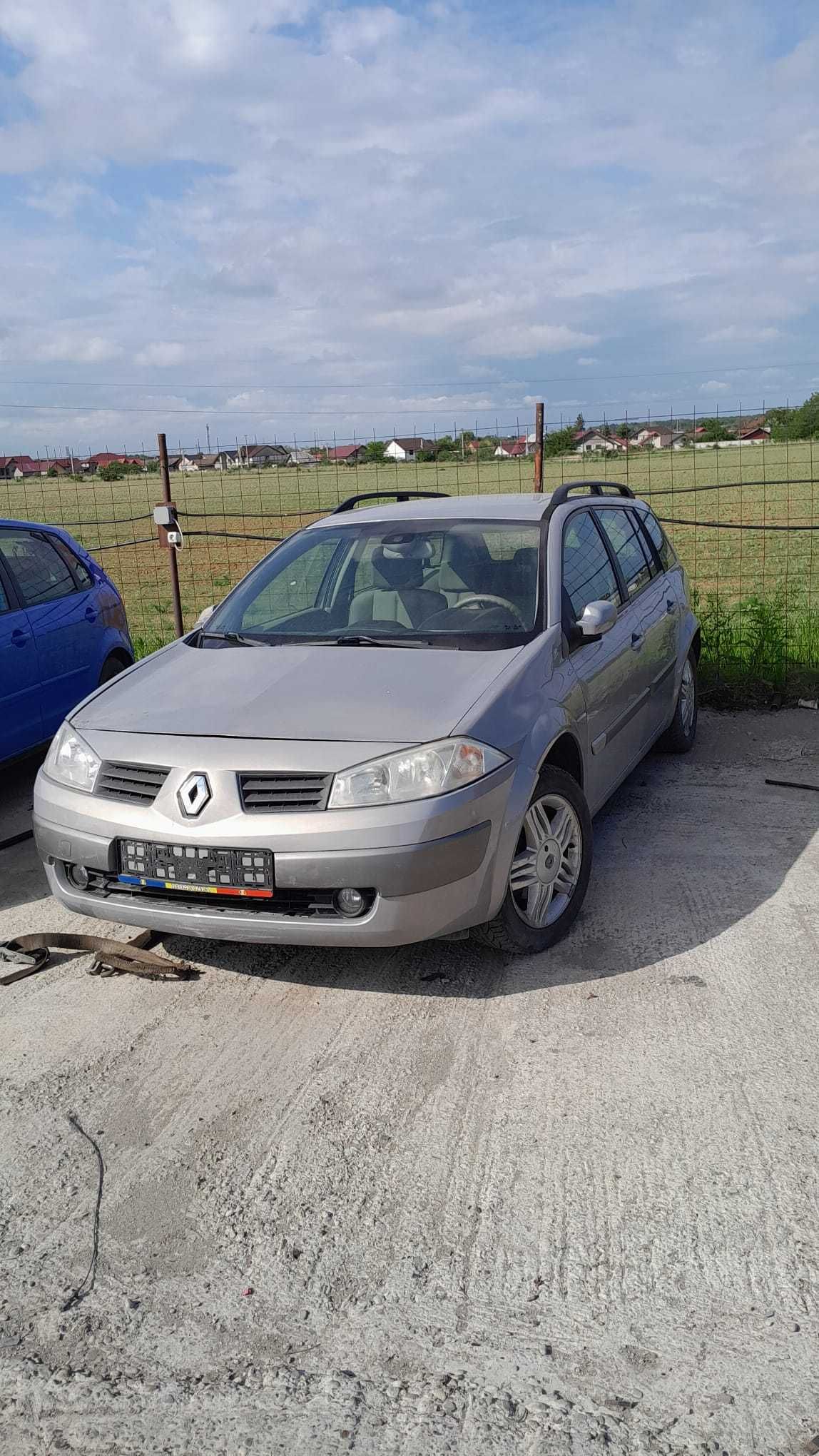 Vand bara fata, aripi, capota, faruri Renault Megane 2