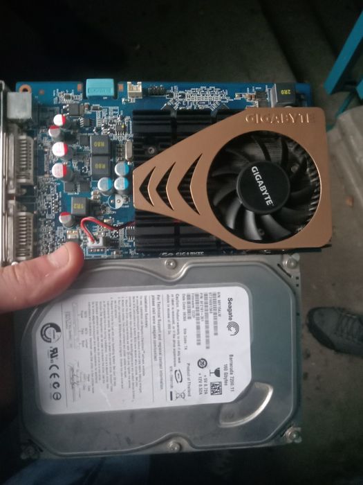 Продаю жоский диск и видео карта