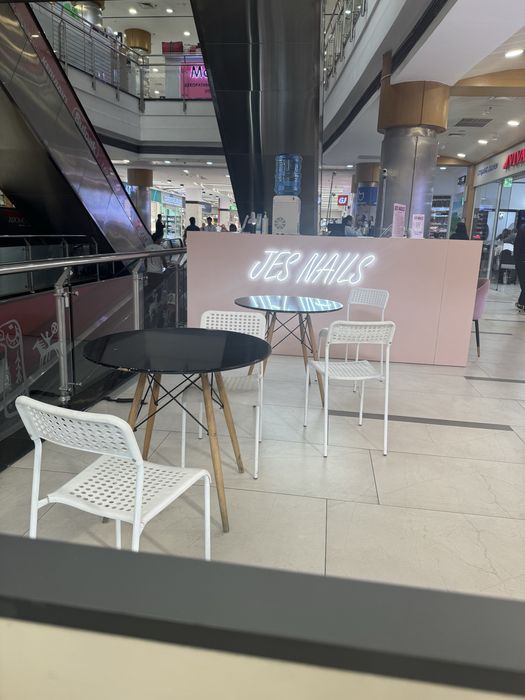 Стол и стулья 4 штуки