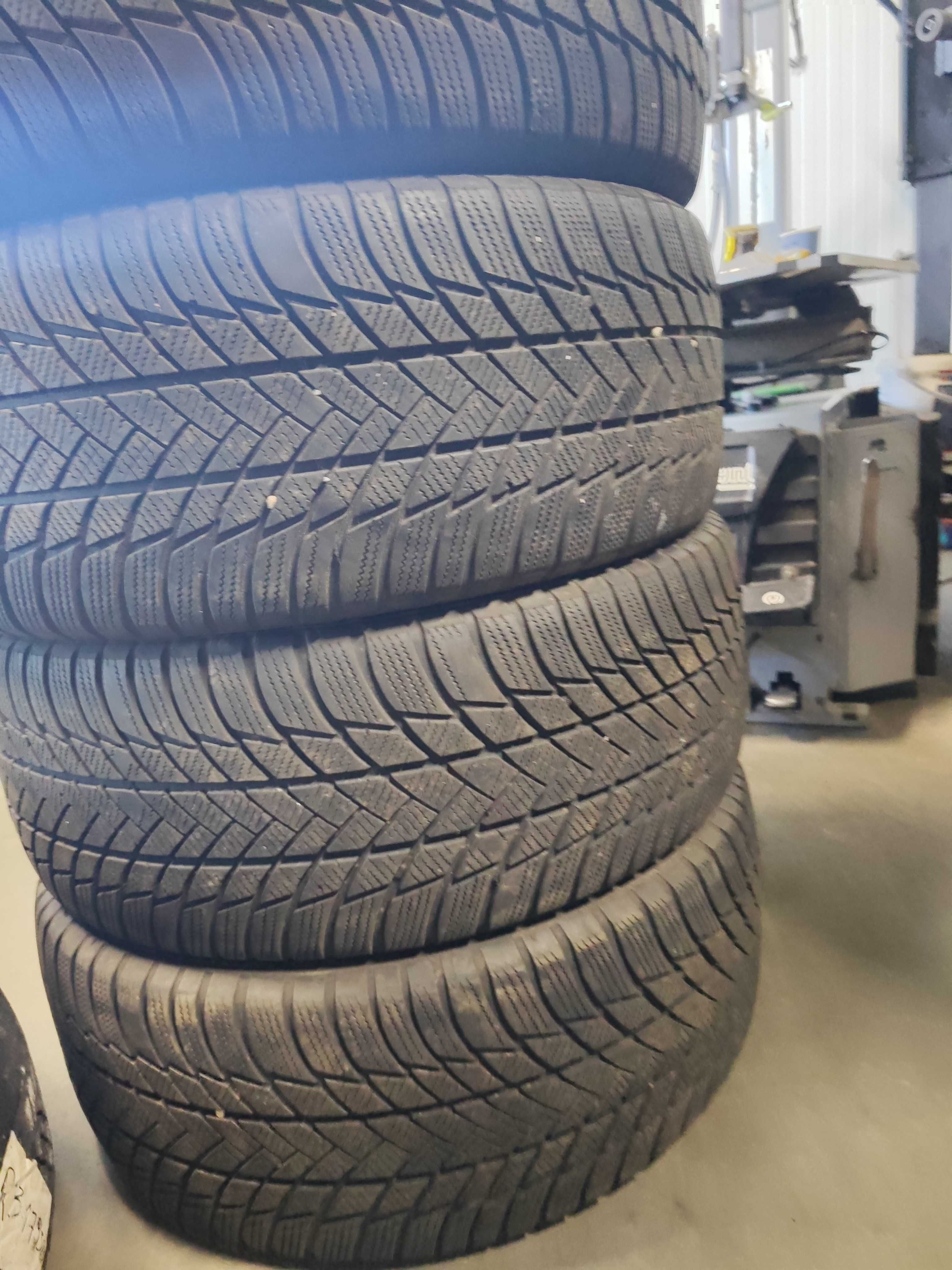 4бр.зимни гуми 235/50/19 Bridgestone