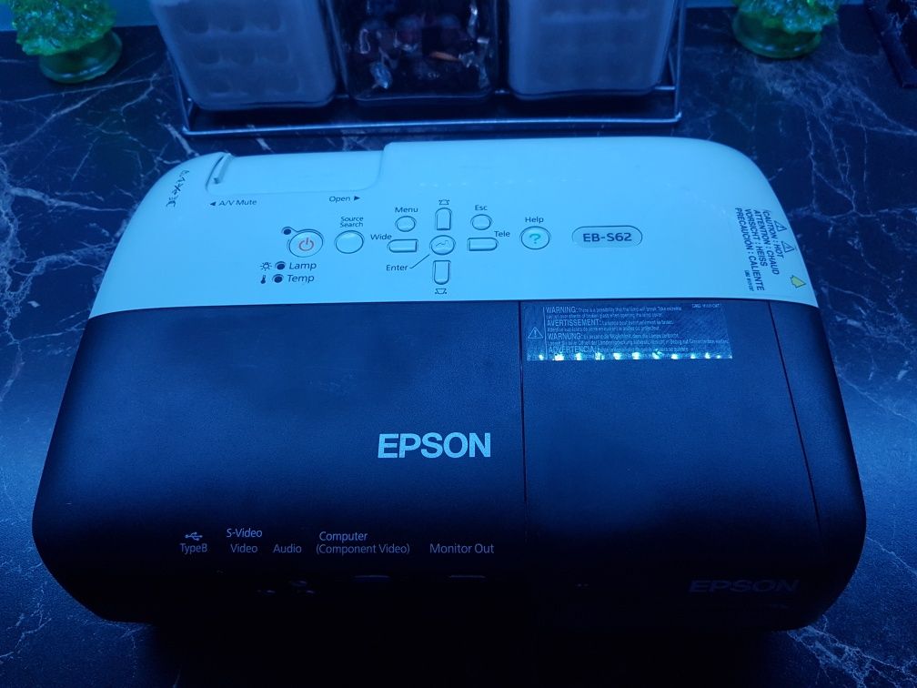 Epson проектор  продаётся читать до конца