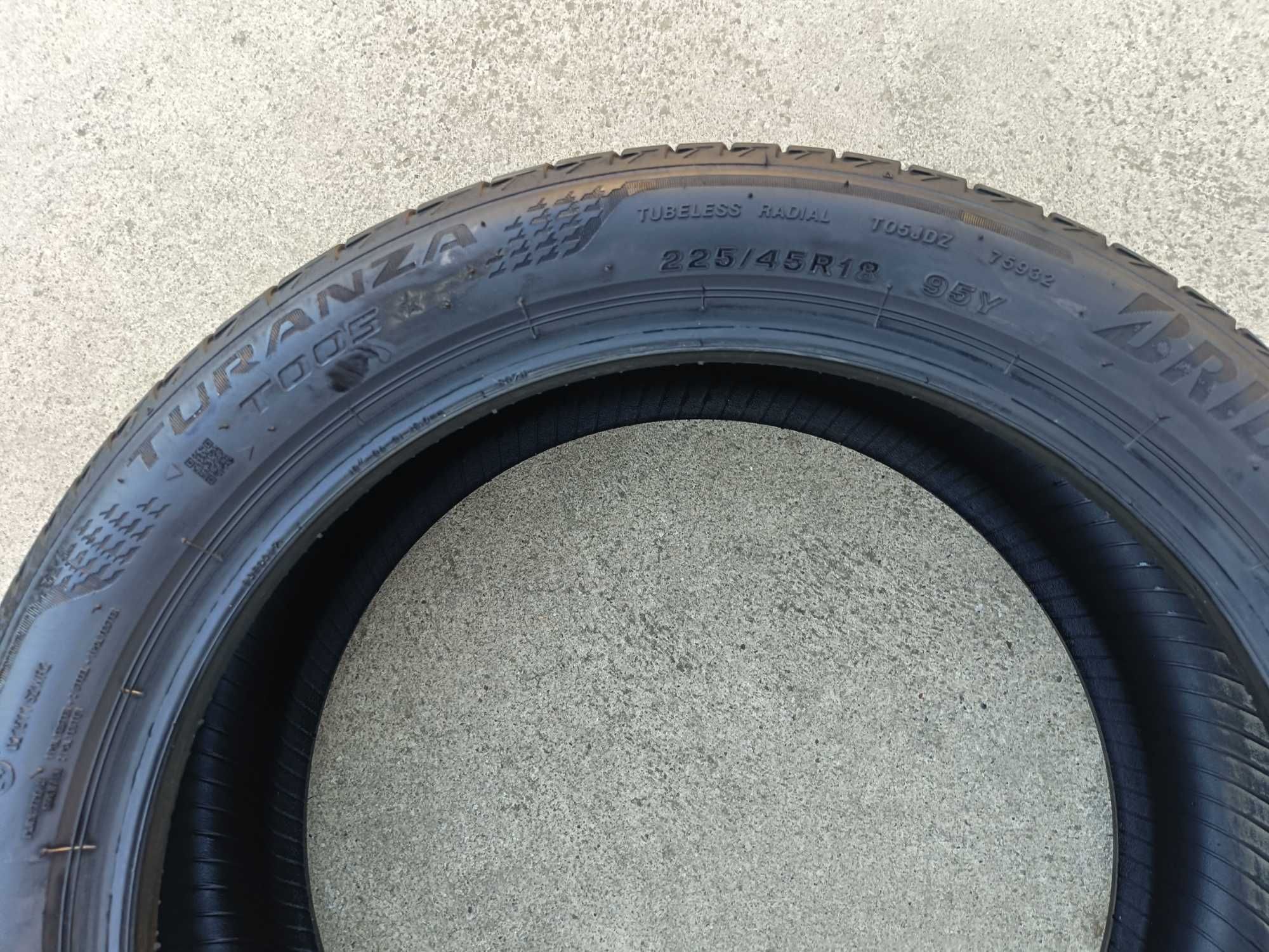 Doua anvelope de vara 225 45 18 bridgestone turanza T005 dot 2021