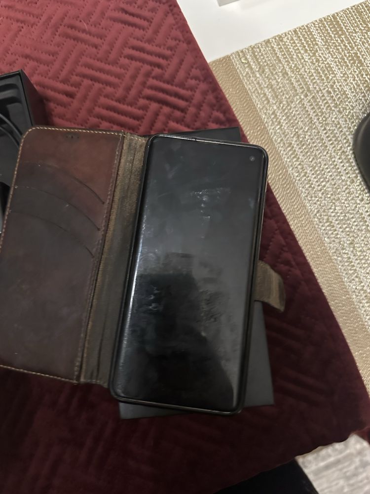 telefoane samsung si redmi