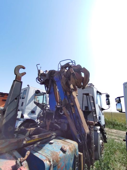 Iveco trakker abroll si macara