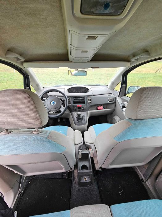 Vând Fiat Idea .
